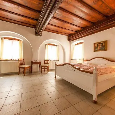 Gasthof U Zámku 3*