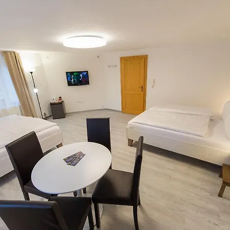 U Zámku Gasthof 3*